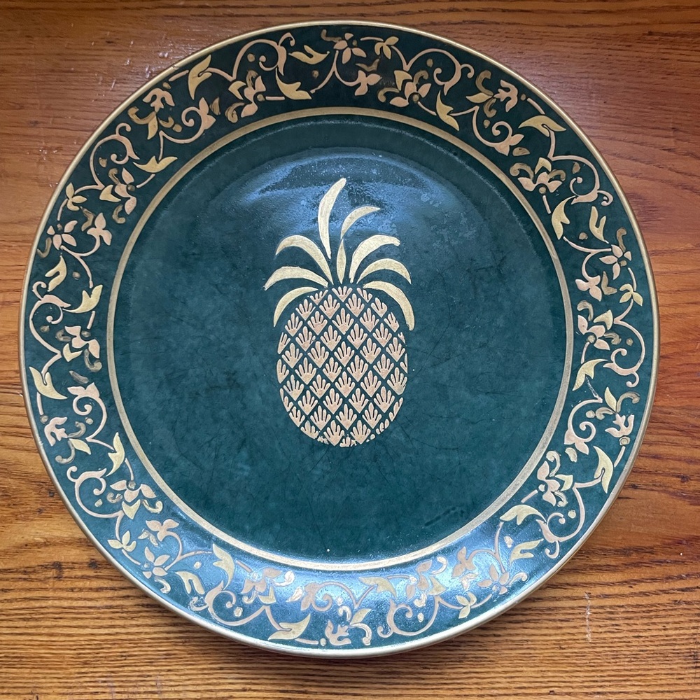 Andrea By Sadek Hunter Green and Gold Vintage Decorative Accent Plate
